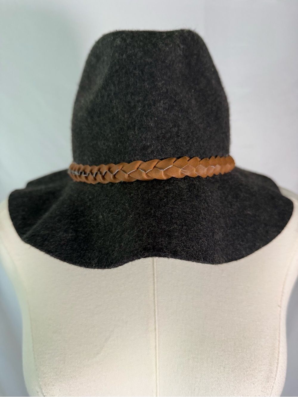 Billabong Charcoal Gray 100% Wool Felt Fedora Hat with Braided Band OS